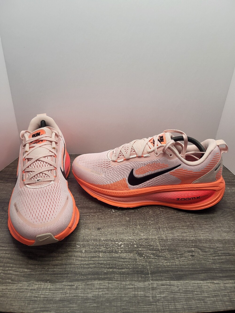 Nike Vomero 18 Atmosphere Pink HM6804-600 Women's Size 12 Running Shoes